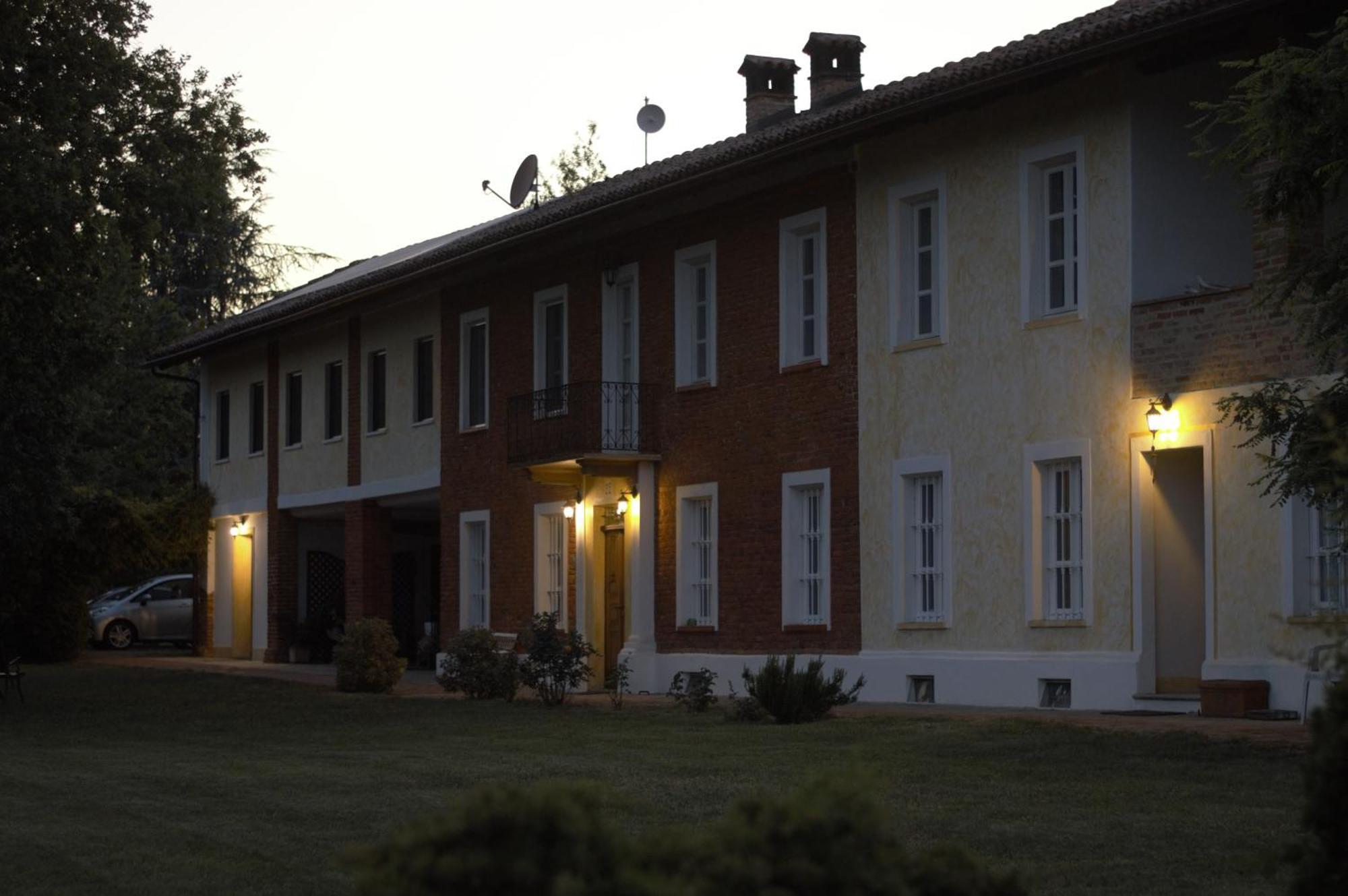 Guest House La Carolina Tigliole Exterior foto